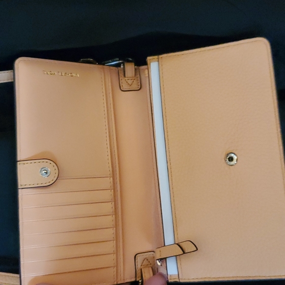 Michael Kors Phone Cross Body - Picture 3 of 3